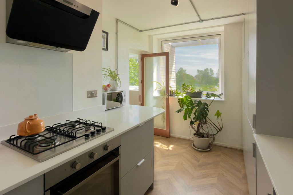 Property photo 2 of 20 Kitchen