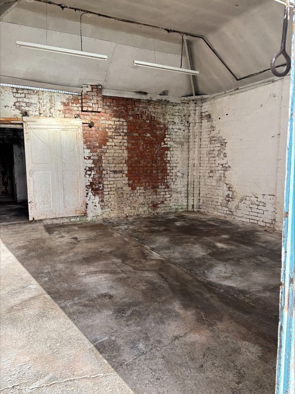 Property photo 3 of 10 Photo 2