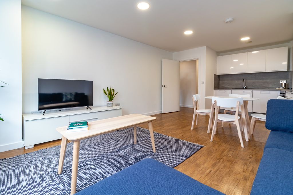 Property photo 1 of 18 Living/Kitchen