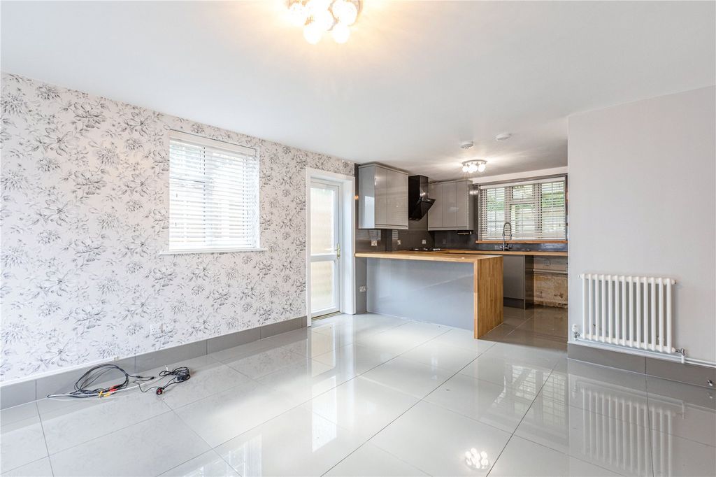 Property photo 3 of 14 Picture No. 11