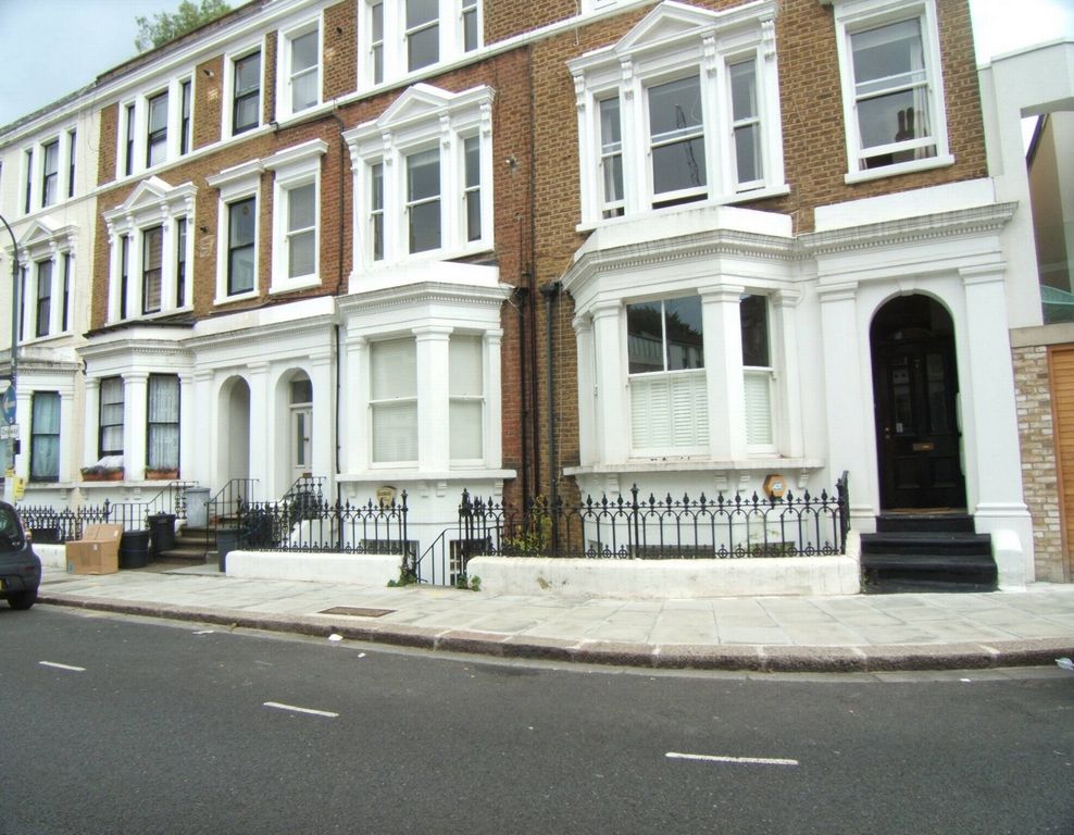 Property photo 1 of 8 Photo 6