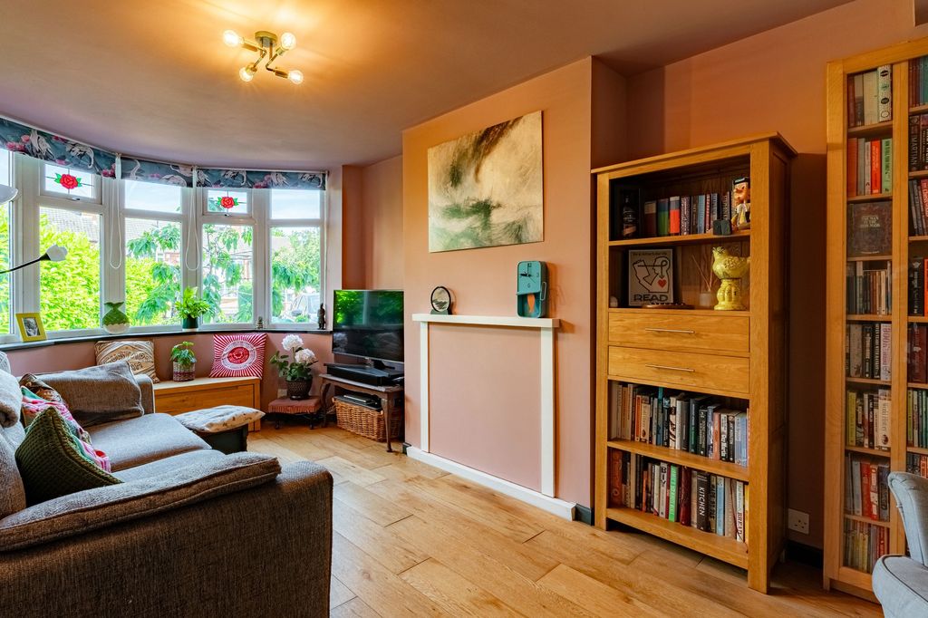 Property photo 3 of 32