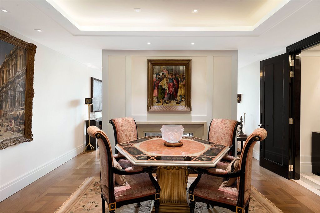 Property photo 2 of 10 Dining Room