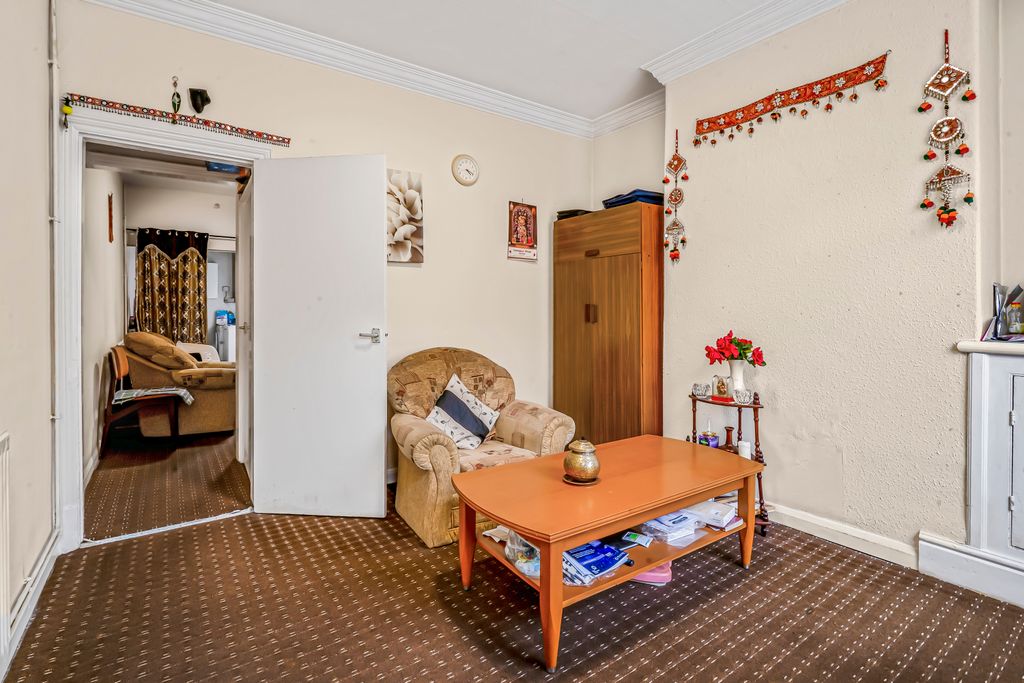 Property photo 2 of 12