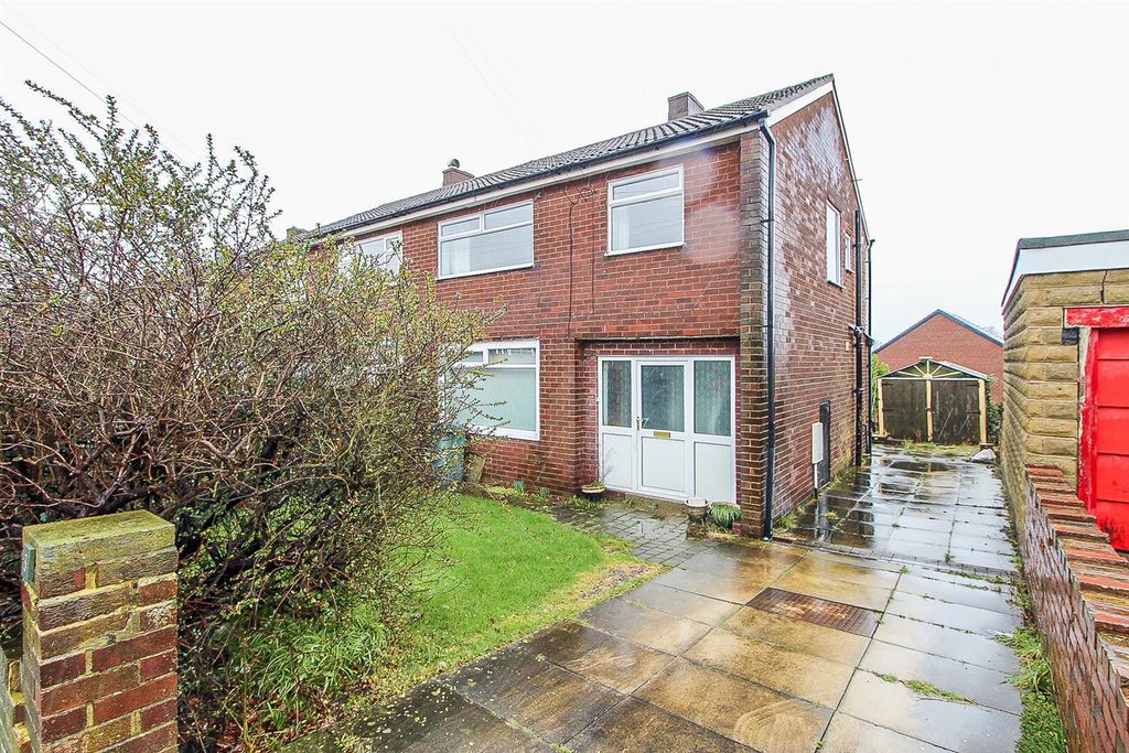 Property photo 1 of 12