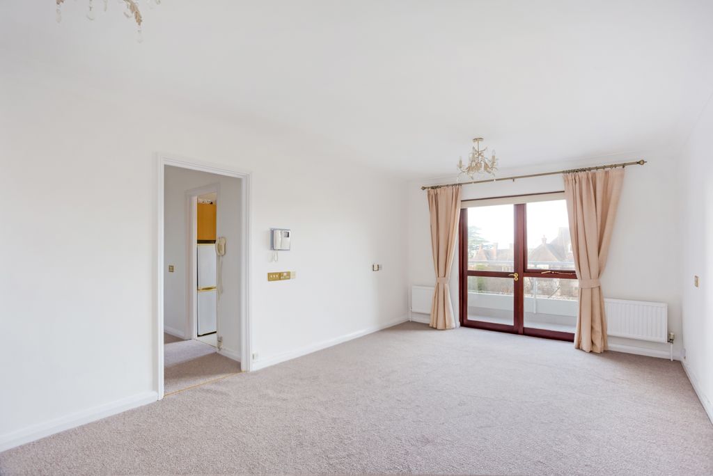 Property photo 2 of 8