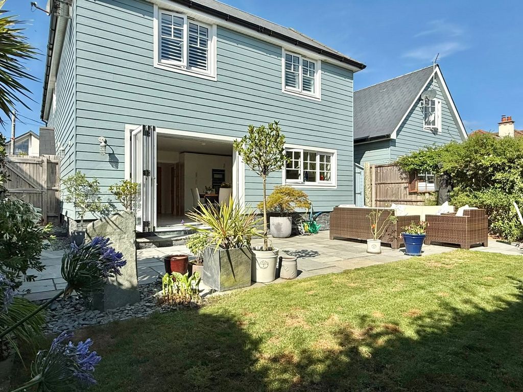 Property photo 2 of 24 Picture No. 06
