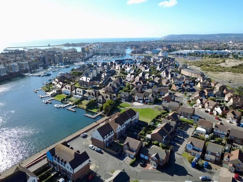 Property photo 2 of 22