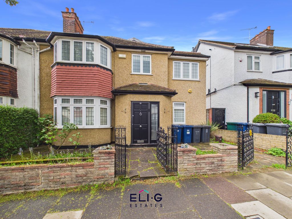 Property photo 1 of 17 5 Bed Semi-Detached House For Sale Park View Gardens, London Nw4
