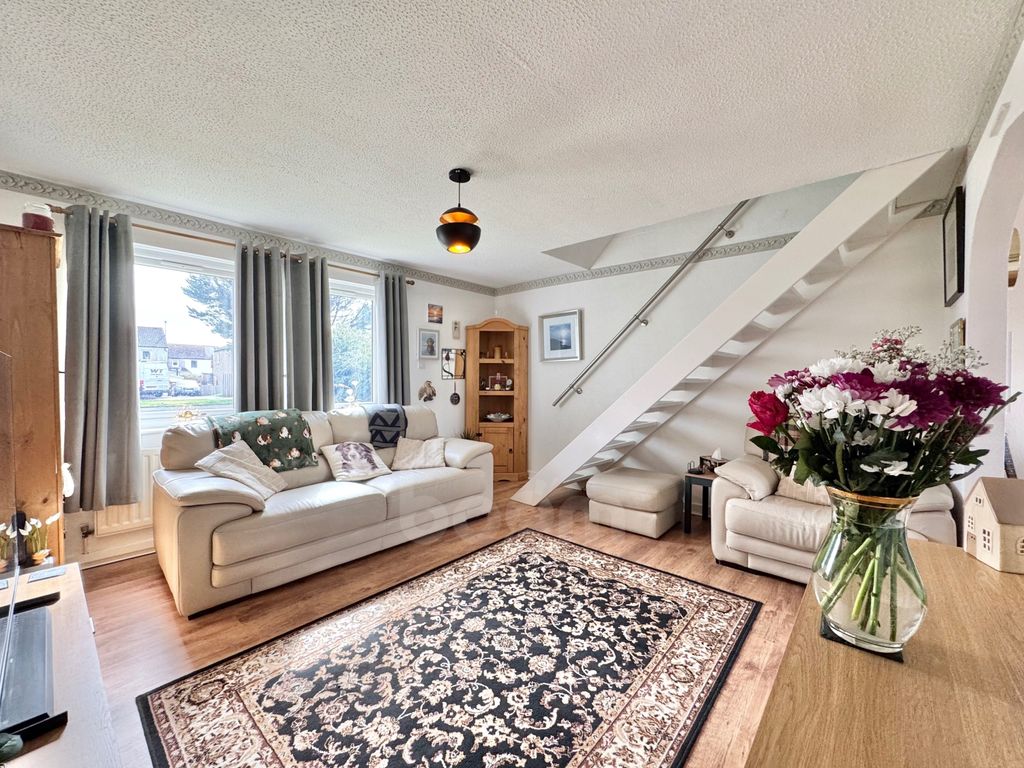 Property photo 2 of 23 Maxwell Court, Beith Lounge Photo