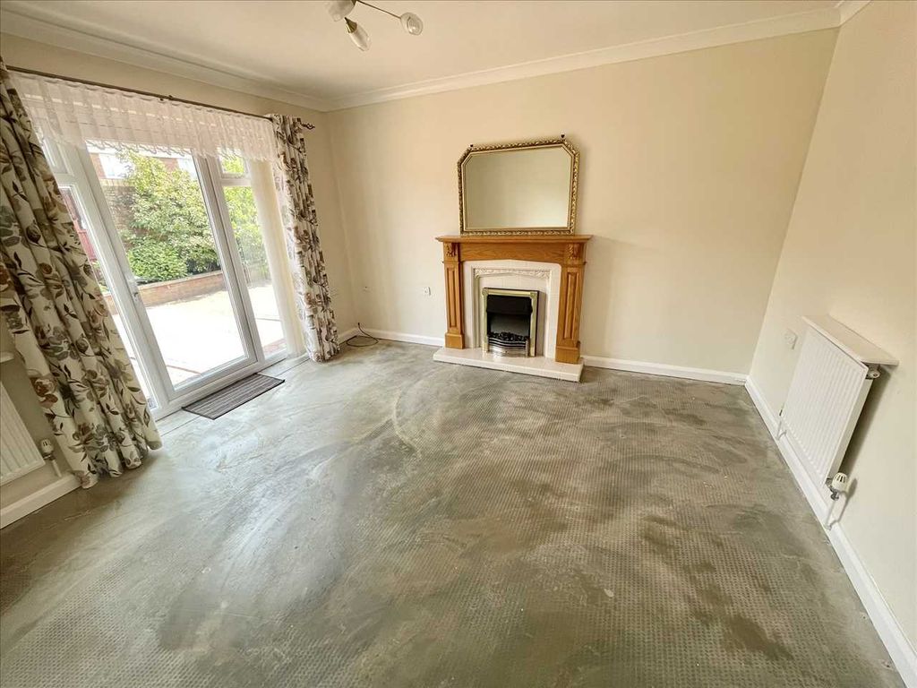 Property photo 3 of 9 Lounge (Rear)