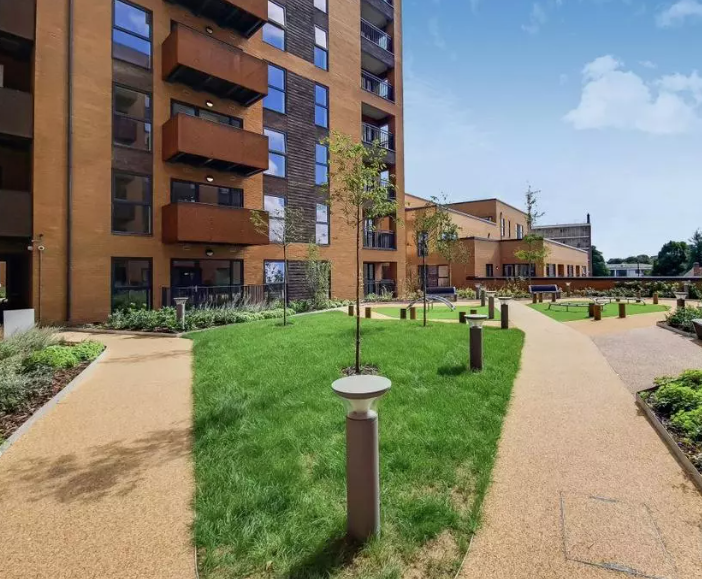 Property photo 2 of 20