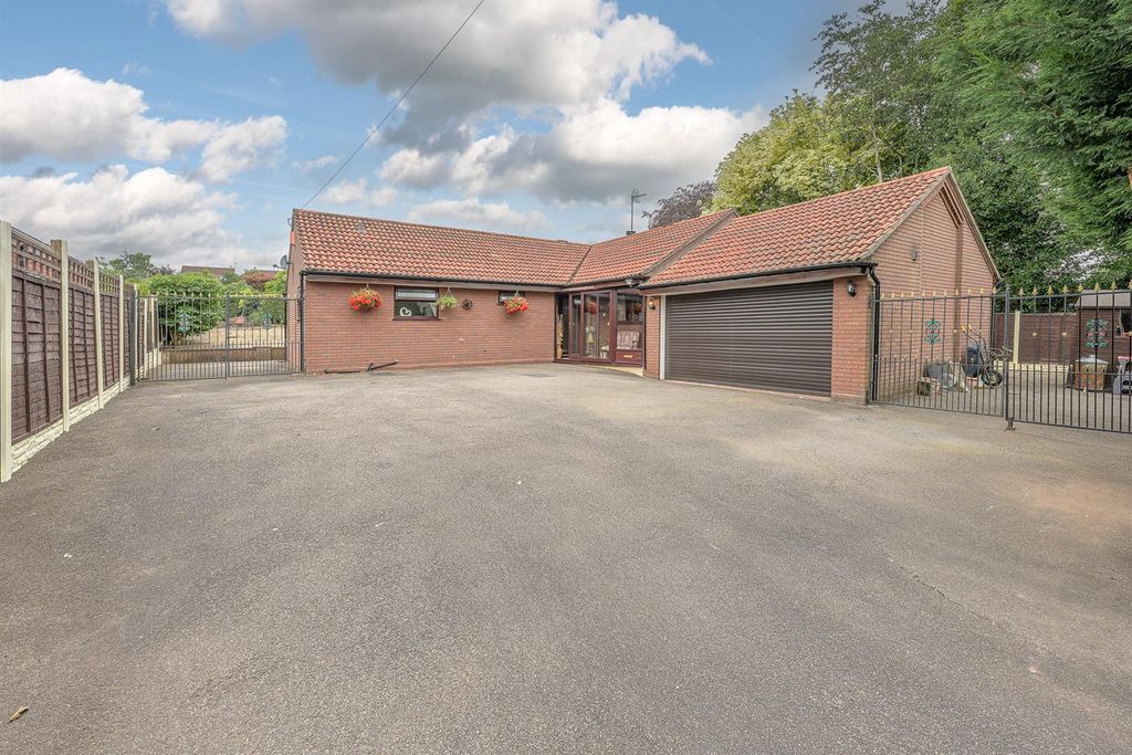 Property photo 1 of 33