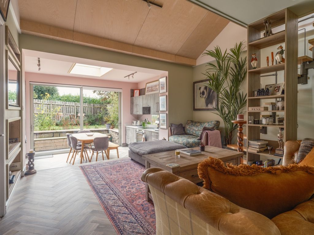 Property photo 1 of 44 5537860