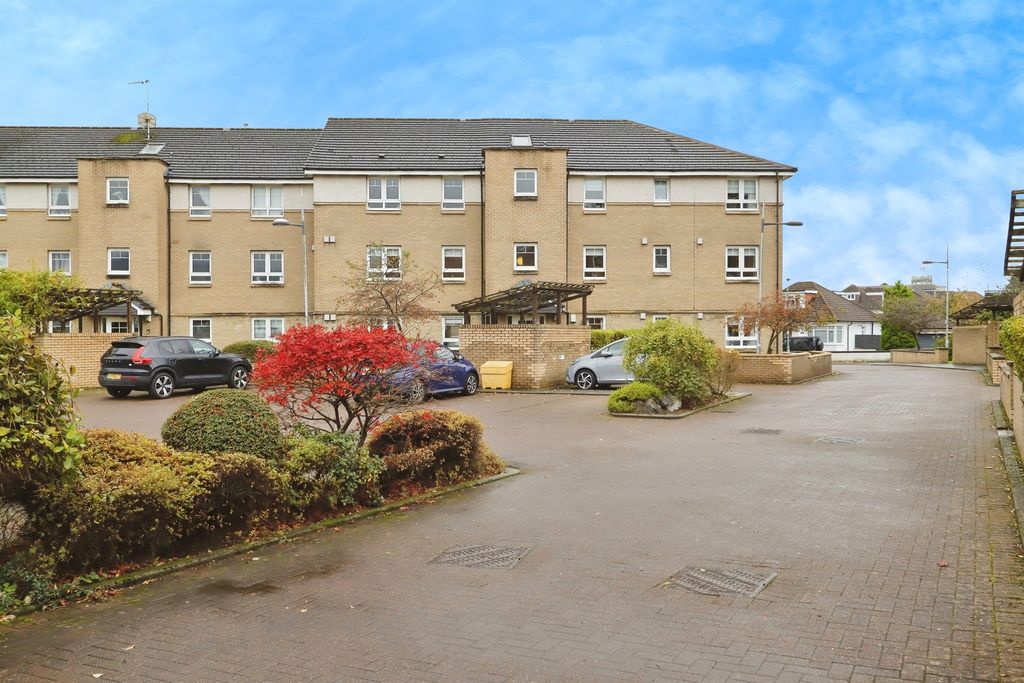 Property photo 2 of 17