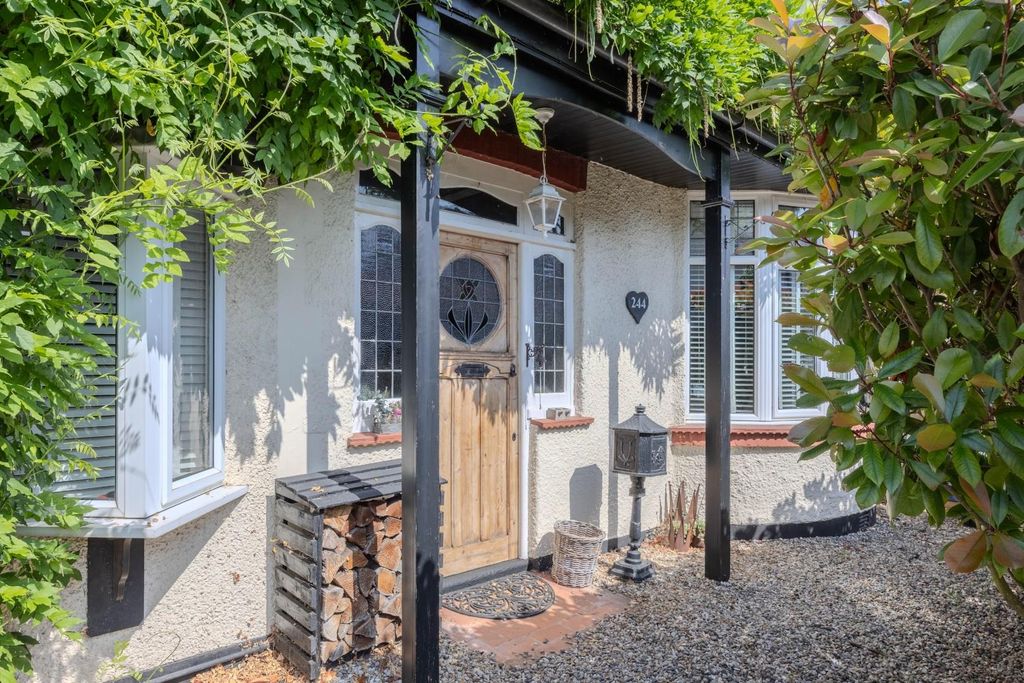 Property photo 1 of 31