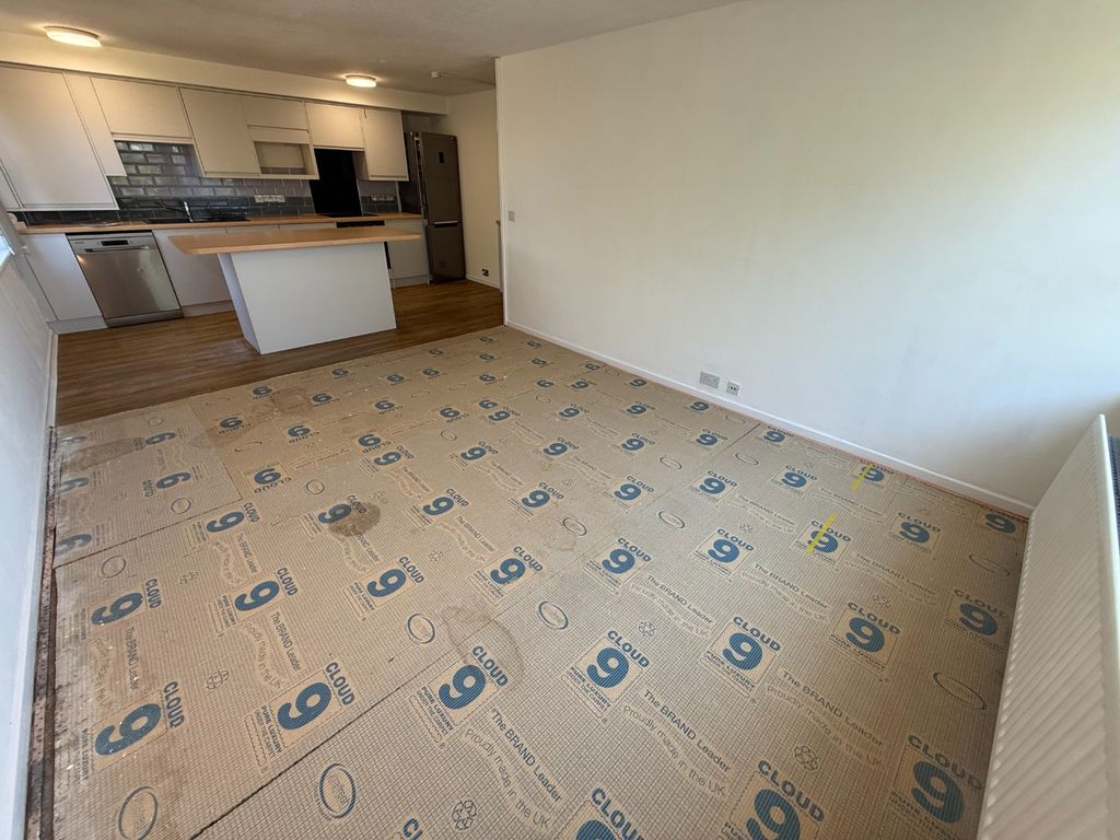 Property photo 2 of 8 5345593