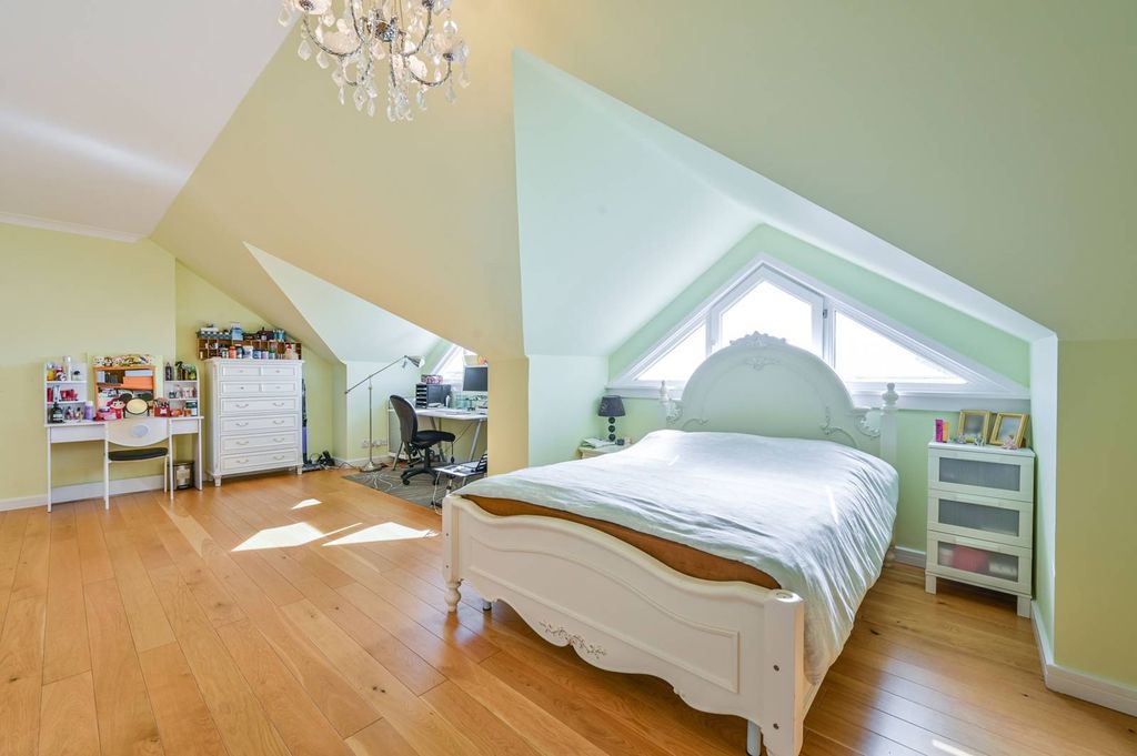 Property photo 1 of 26