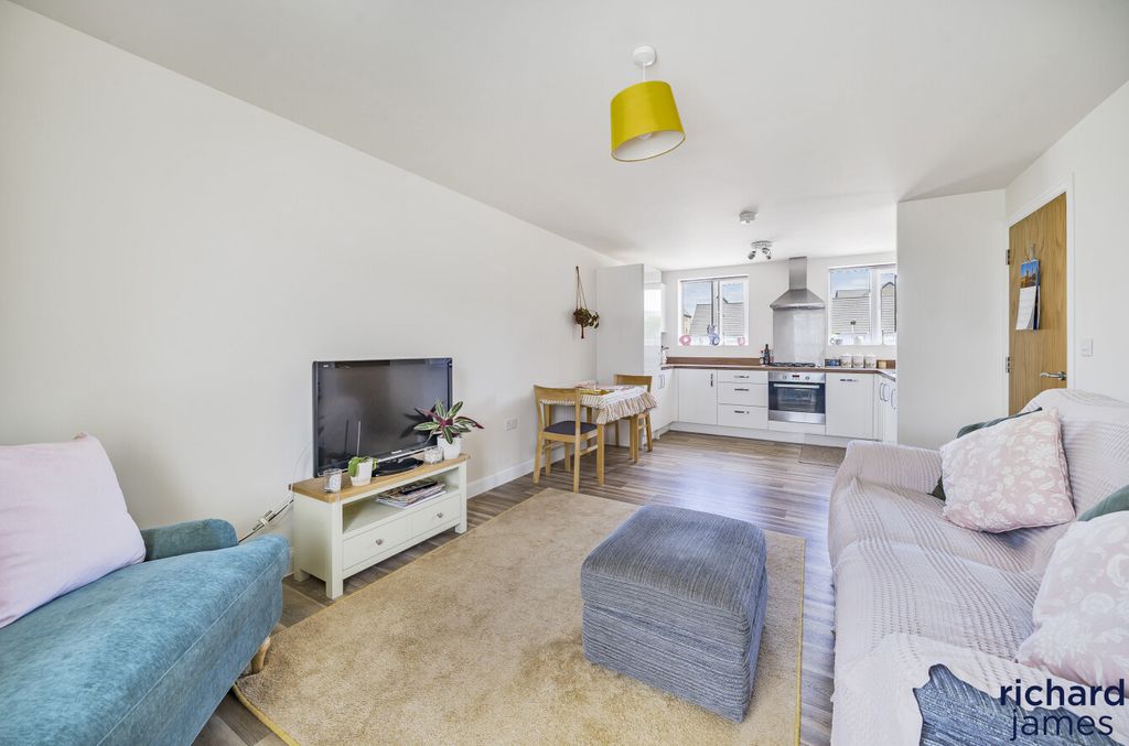 Property photo 2 of 11 386ce96E-B56c-4ce...