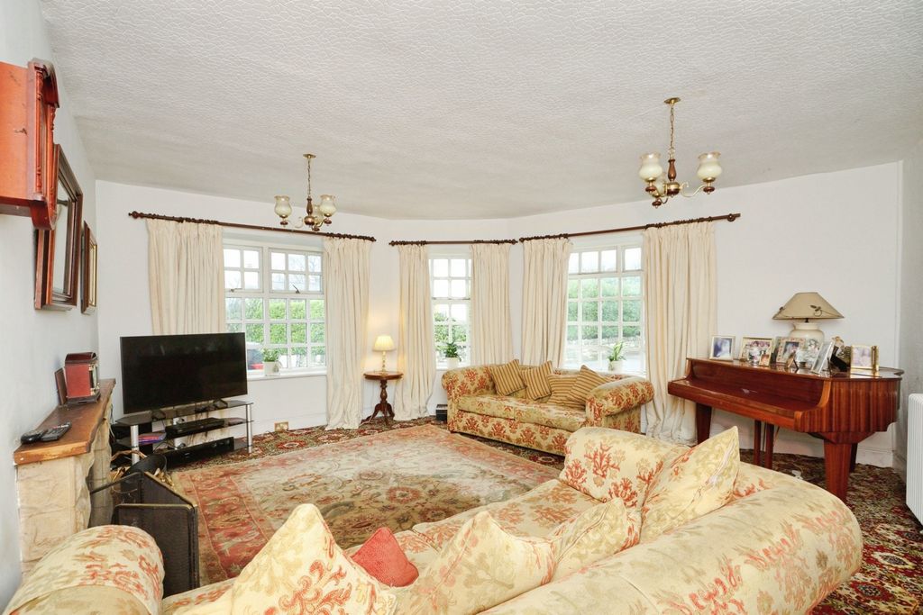 Property photo 2 of 20 Pbox-Img.Jpg