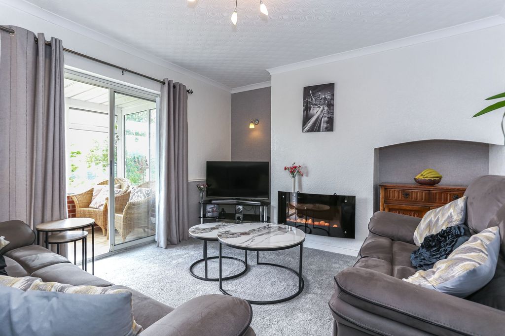 Property photo 3 of 37