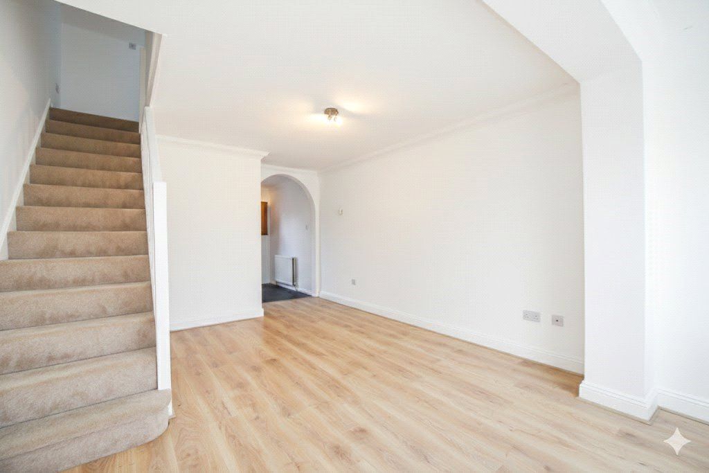 Property photo 2 of 11 Picture No. 34