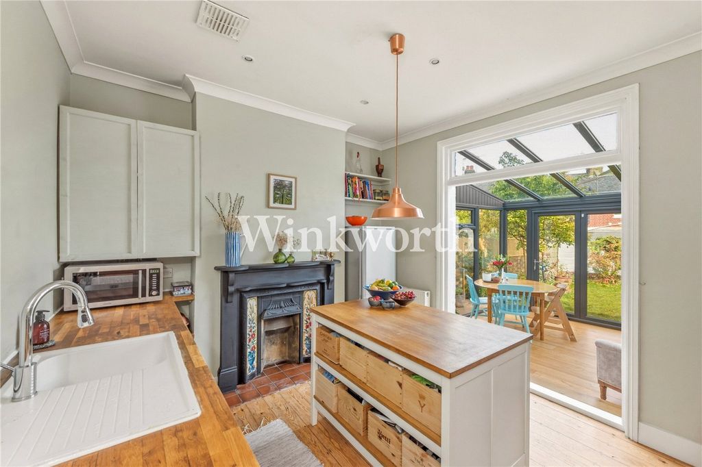 Property photo 1 of 17 Picture No. 09
