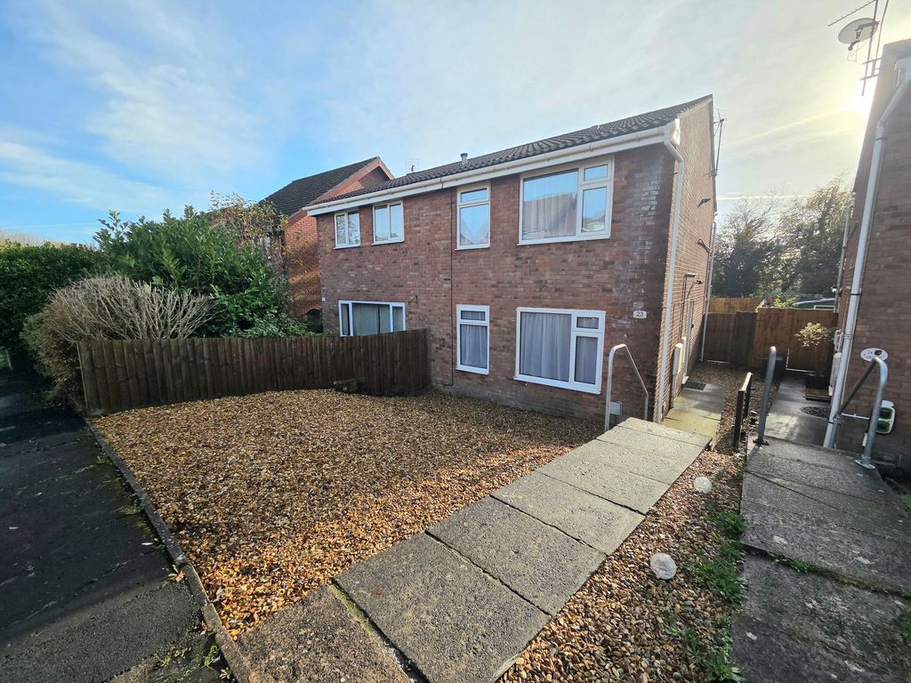 Property photo 1 of 8 Main Photo