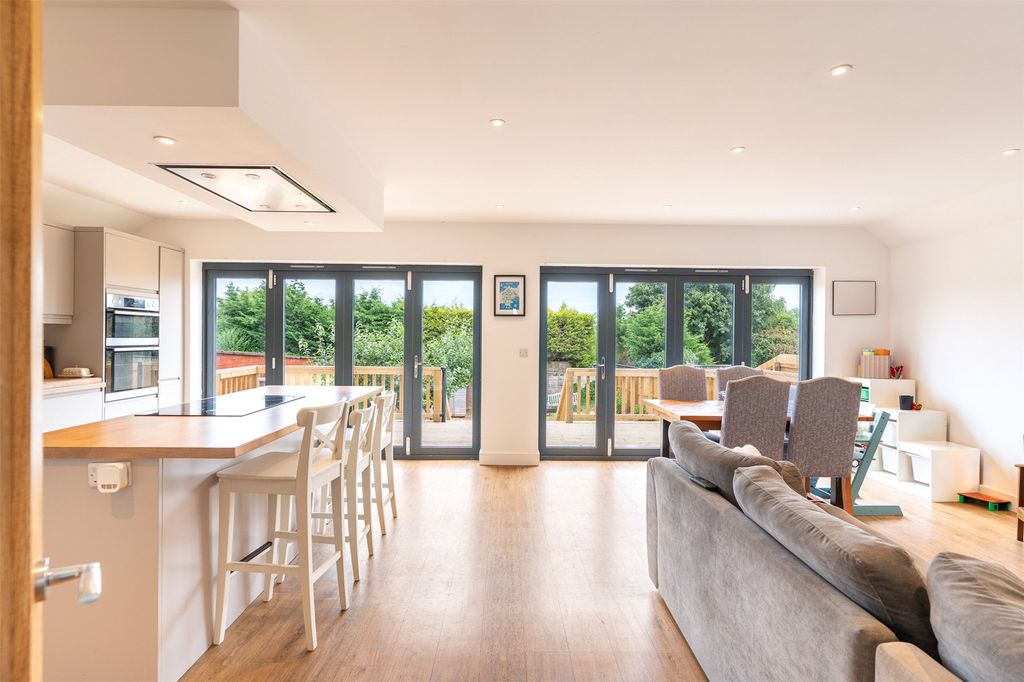 Property photo 2 of 11 Open Plan Living