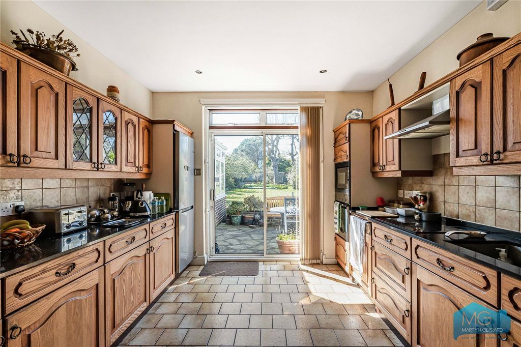 Property photo 3 of 29 Picture No. 14