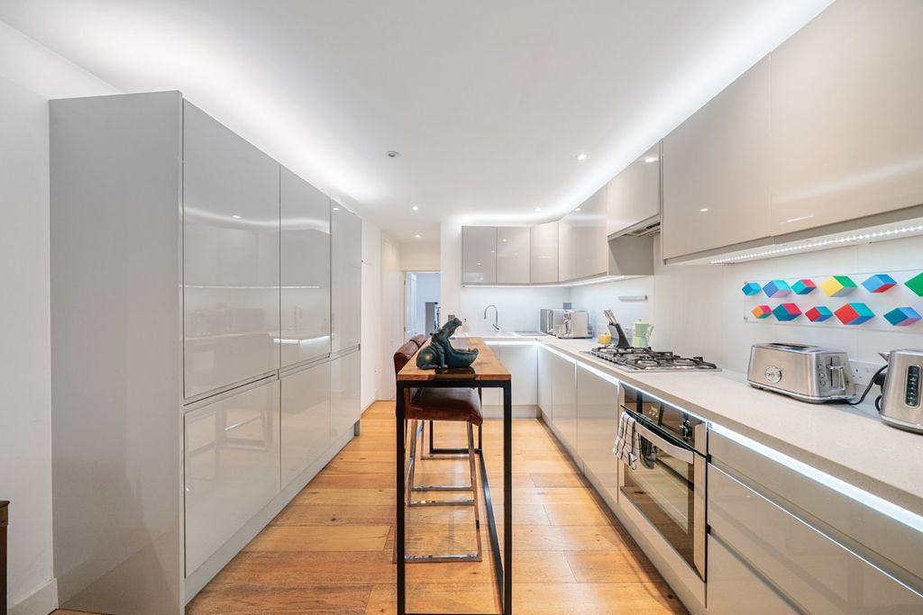 Property photo 2 of 20 Picture No. 35