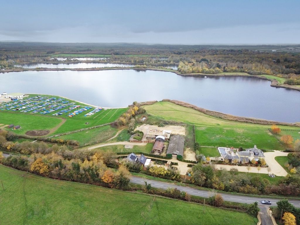 Property photo 3 of 5