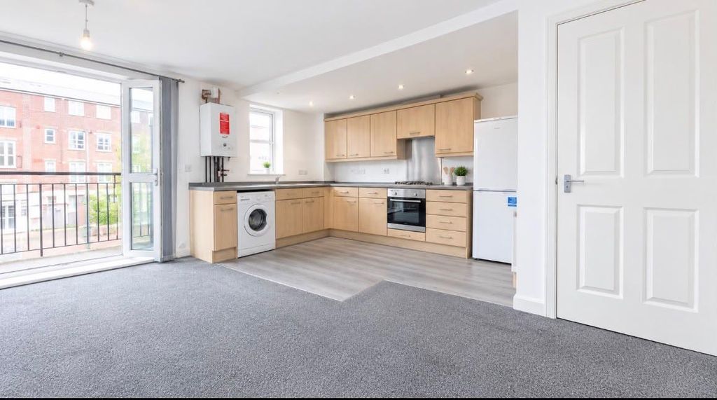 Property photo 2 of 6 Image00007