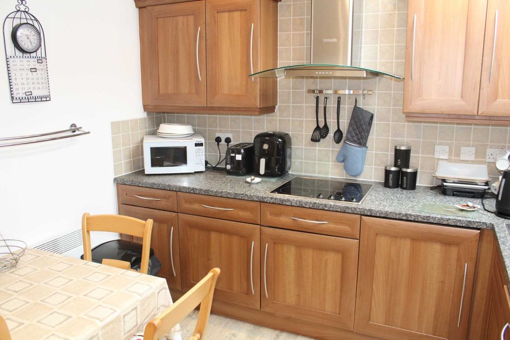 Property photo 3 of 14