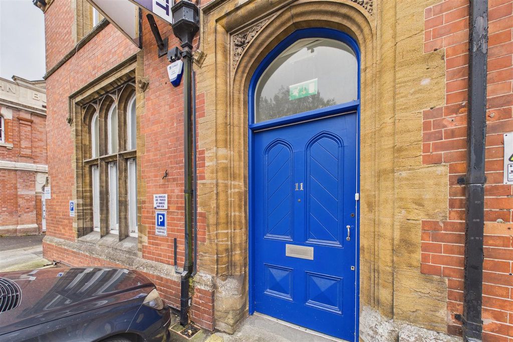 Property photo 3 of 61 11 Huntspill Road, Highbridge, Somerset Ta9 3Dd |