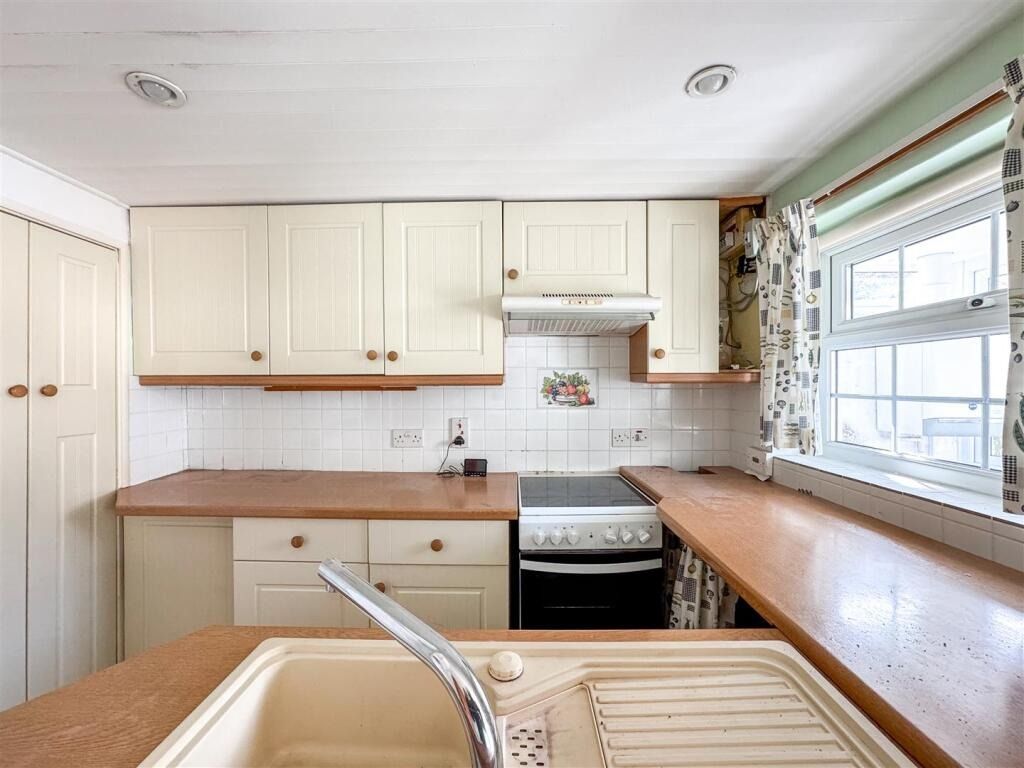 Property photo 3 of 19 4848352