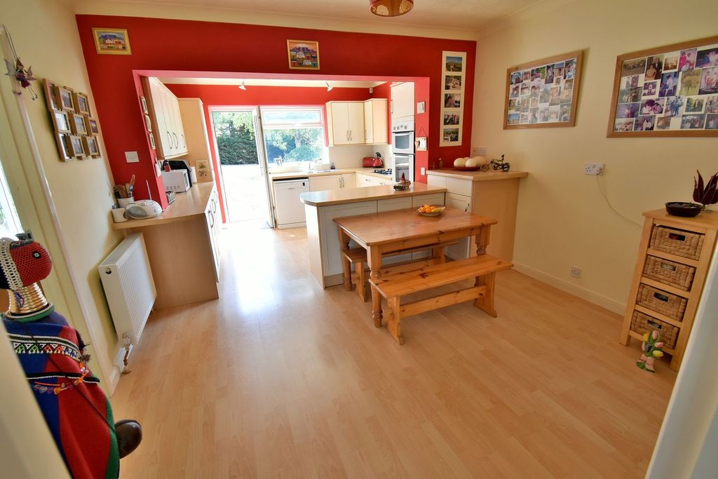Property photo 2 of 22