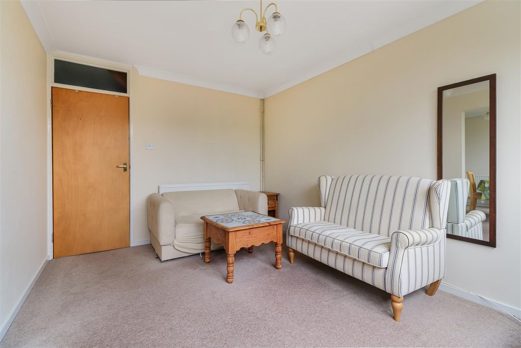 Property photo 3 of 21