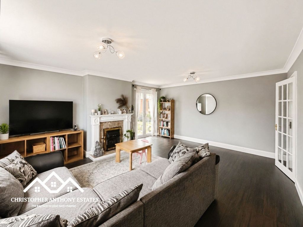 Property photo 2 of 19