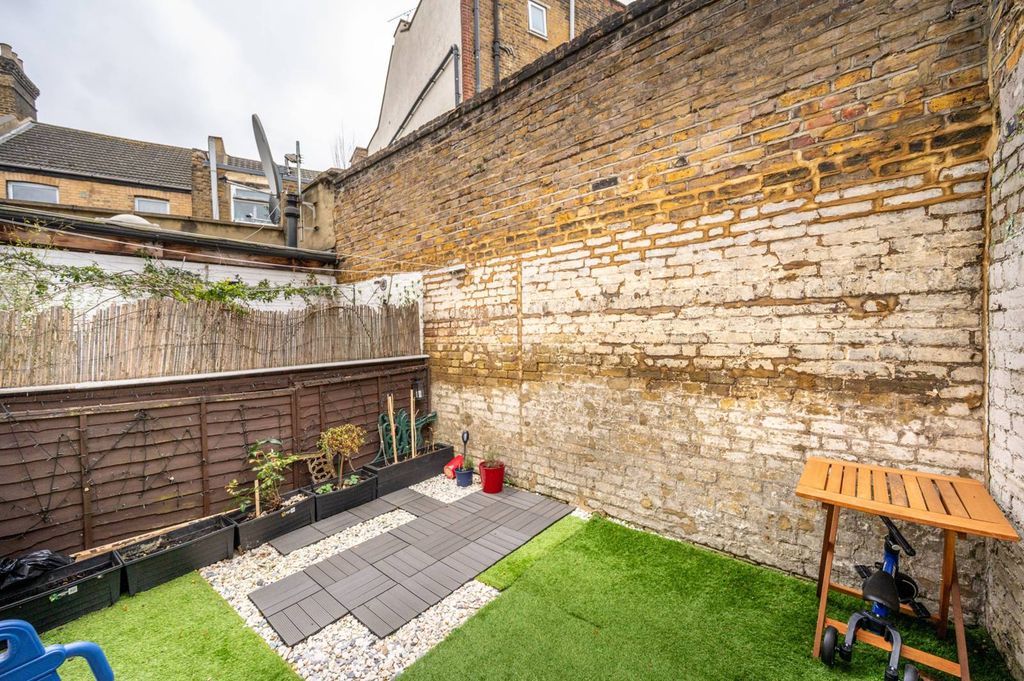 Property photo 3 of 15