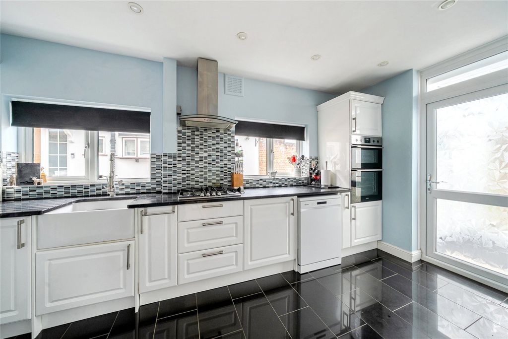 Property photo 2 of 30 Picture No. 10