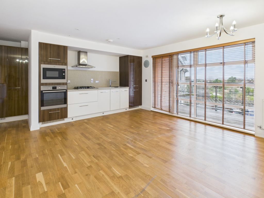 Property photo 3 of 8 Gallery