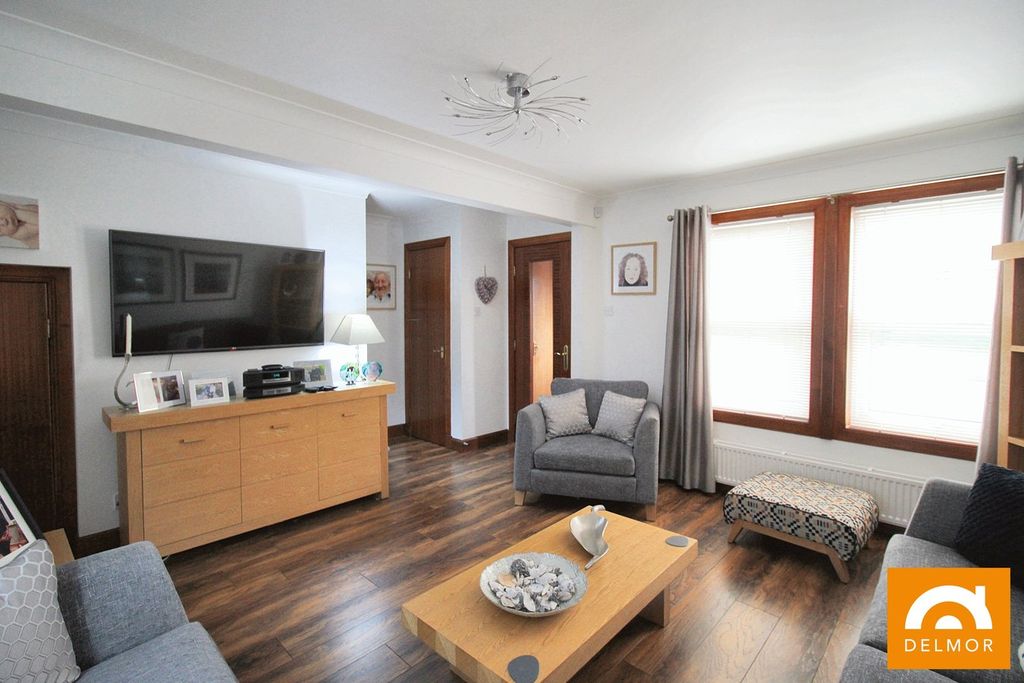 Property photo 3 of 35