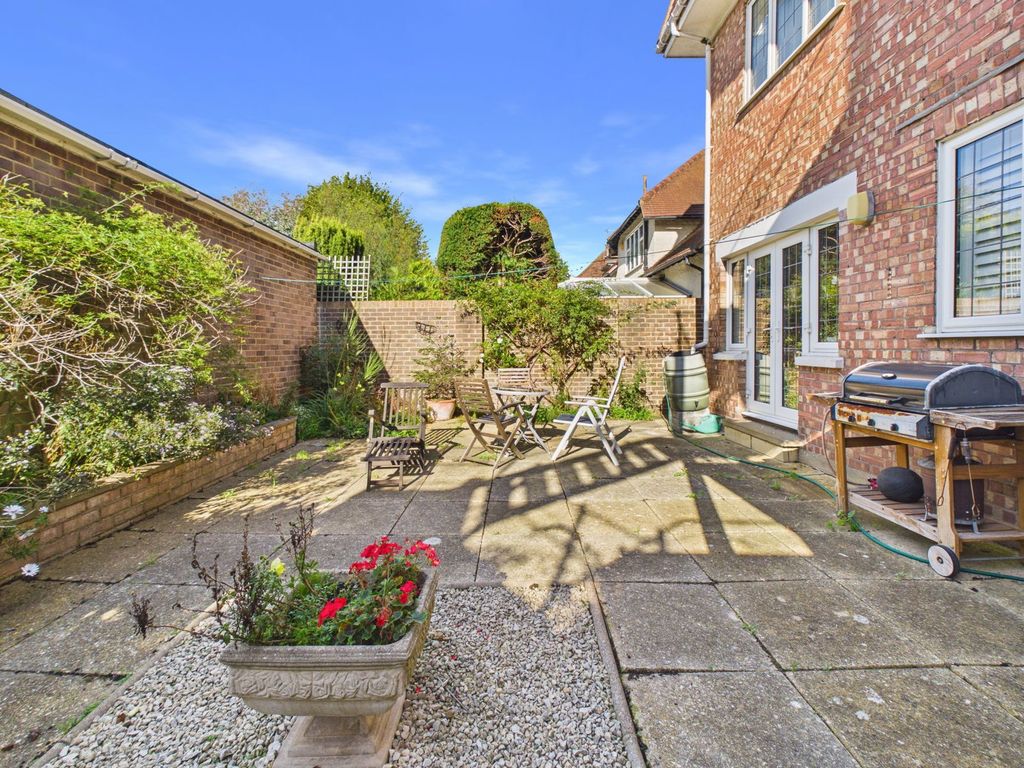 Property photo 2 of 17