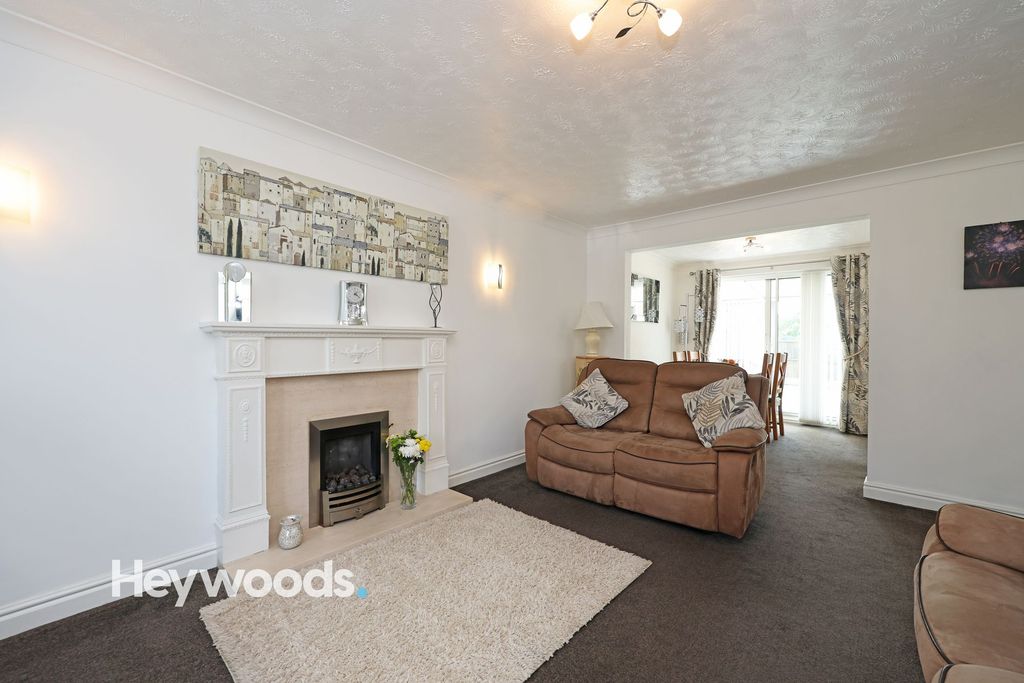 Property photo 3 of 39