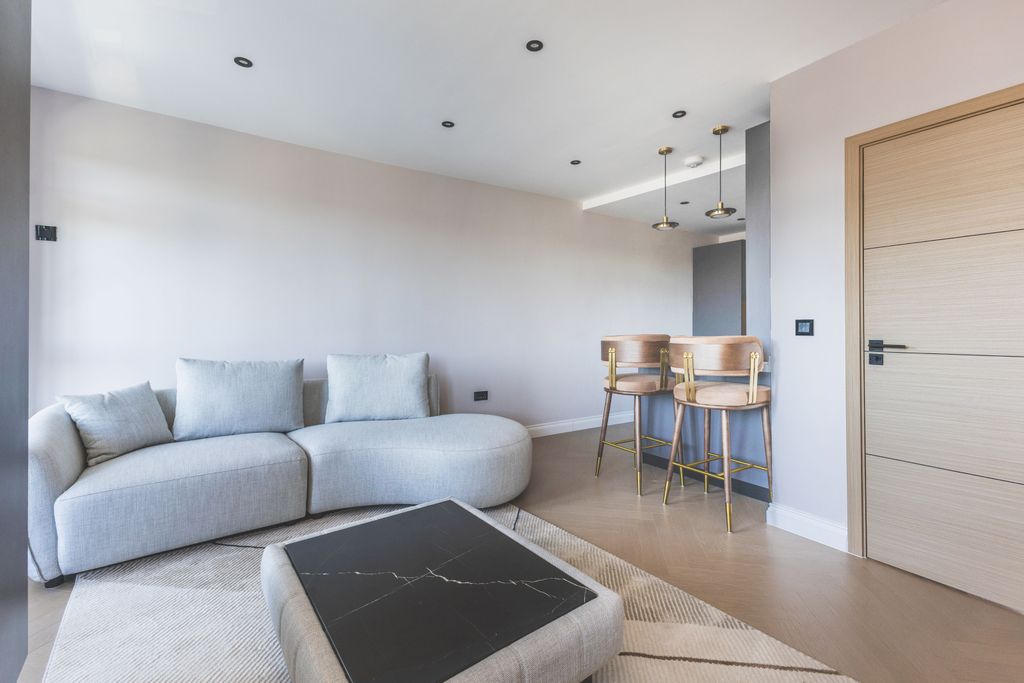 Property photo 3 of 10 6C9A5654