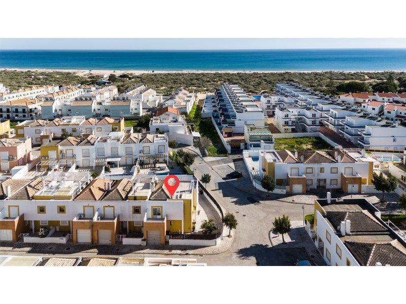 Property photo 2 of 33