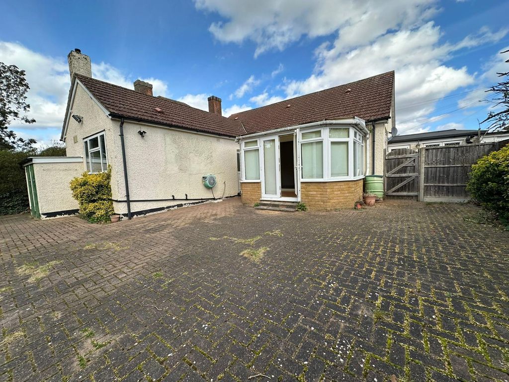 Property photo 3 of 18 18 Exeford Side