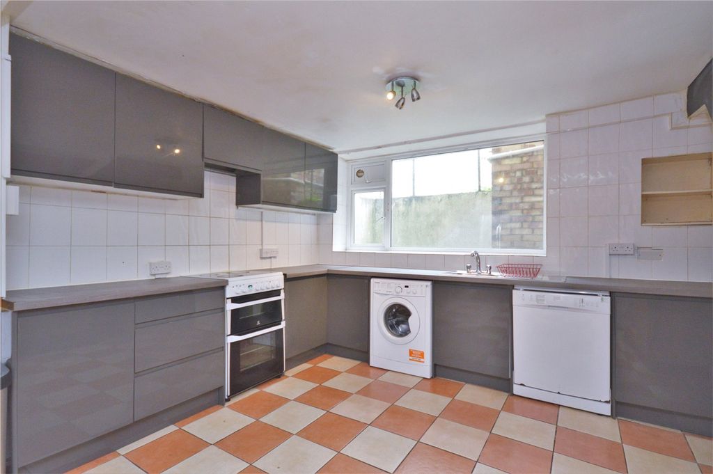 Property photo 3 of 12 Picture No. 16