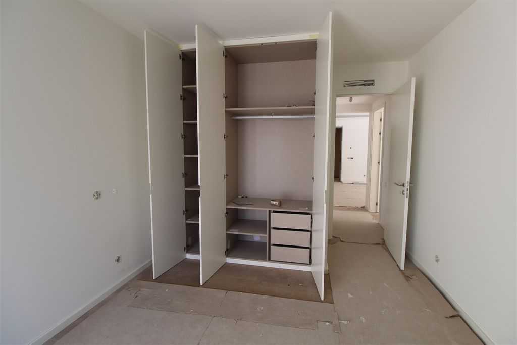 Property photo 3 of 37